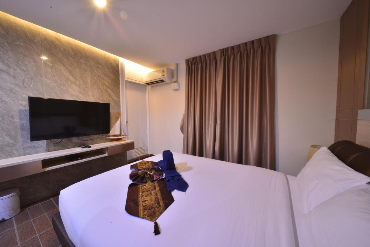 Sureena Hotel Pattaya Buitenkant foto