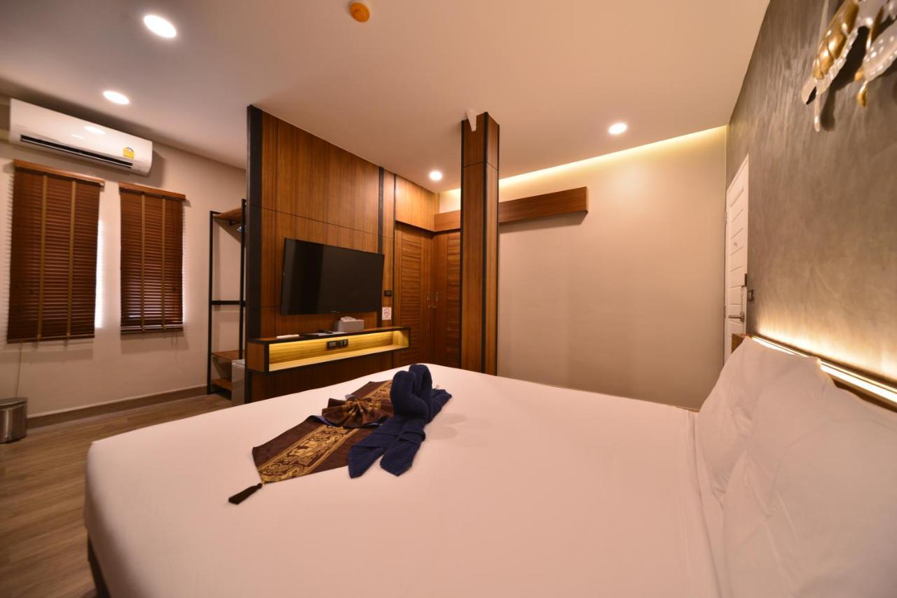 Sureena Hotel Pattaya Buitenkant foto
