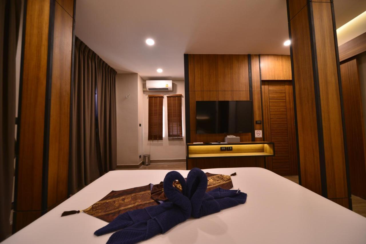 Sureena Hotel Pattaya Buitenkant foto